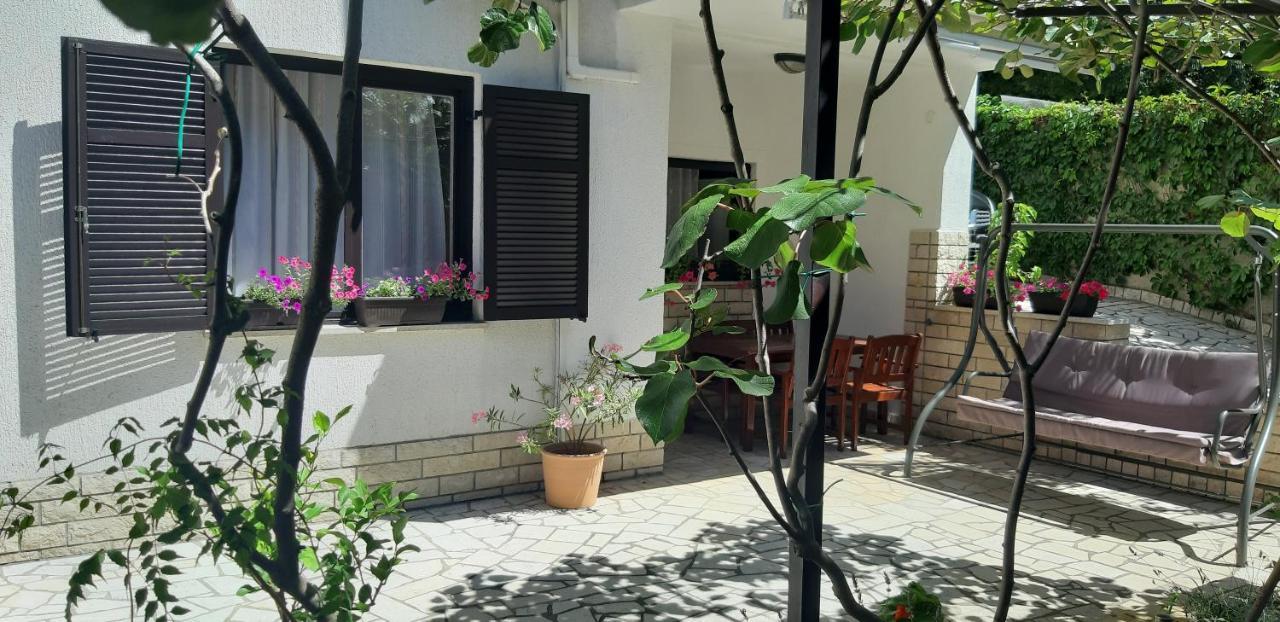 Apartments Ruzica Pula Exterior foto