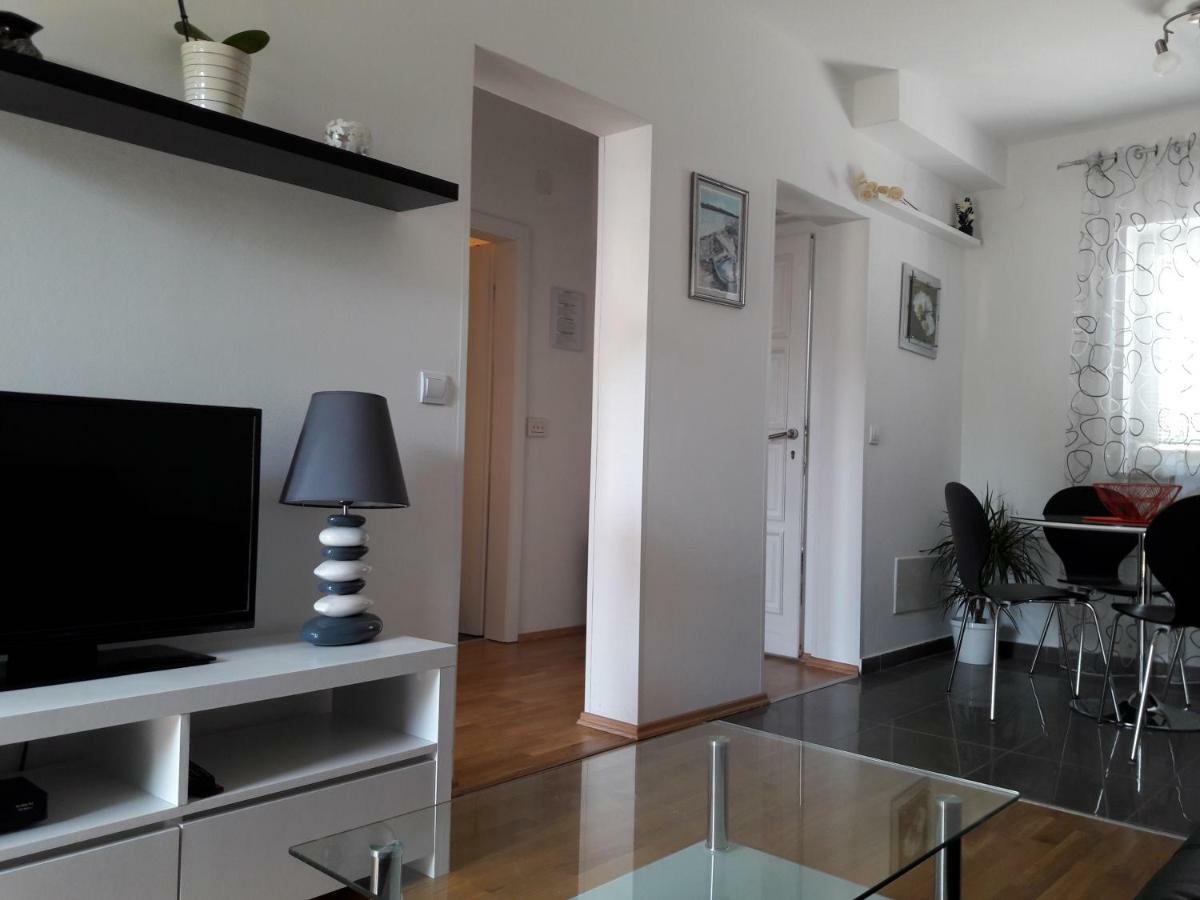 Apartments Ruzica Pula Exterior foto