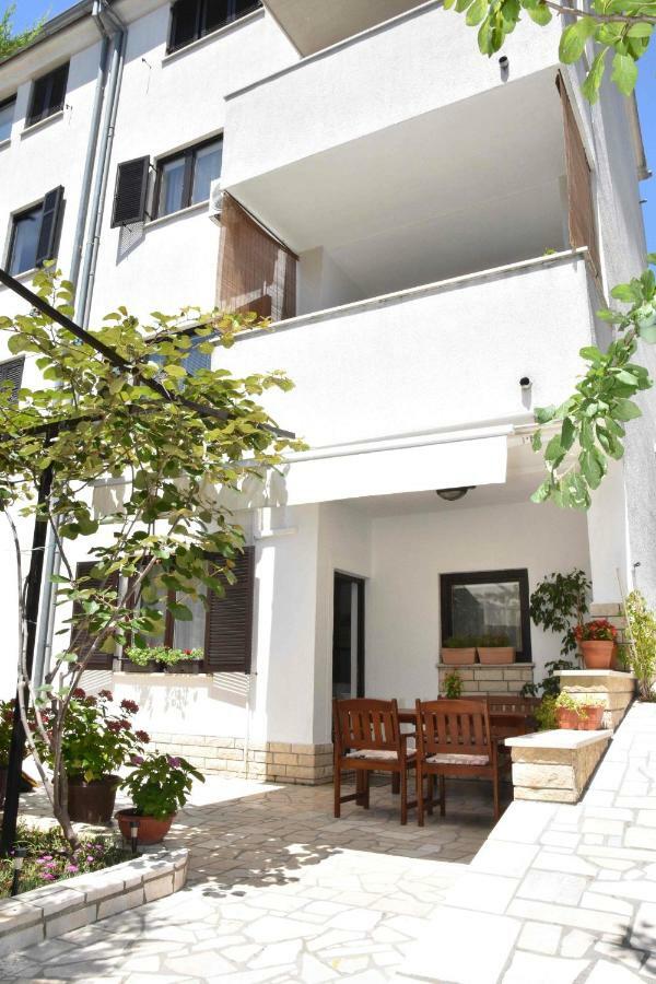 Apartments Ruzica Pula Exterior foto